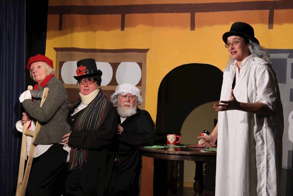 Jane as Mrs Reece, Chris as Mercedes, Richard as Gordon and Suzanne as Thelma in Farndale Avenue ... Christmas Carol (2018).